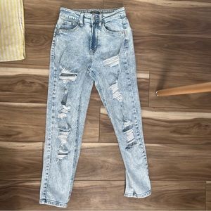 High waisted ripped light wash jeans!